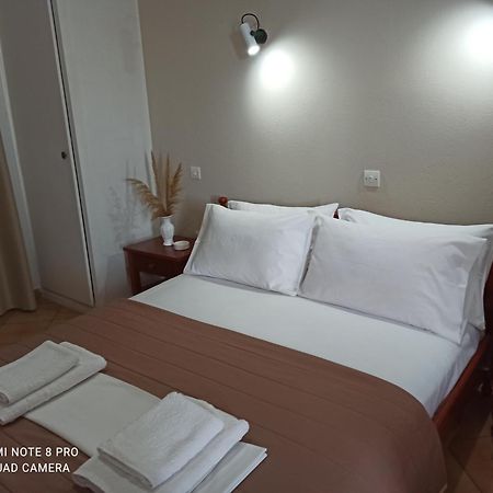 Ostria Eressos Rooms 스칼라 에레수 외부 사진